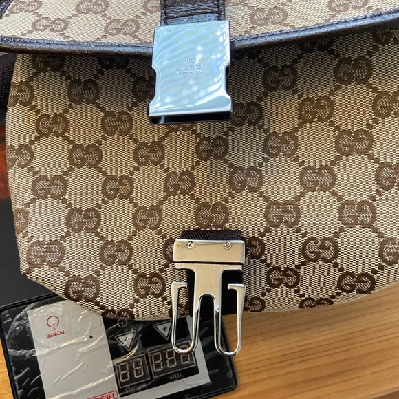 Gucci Handbags - Gucci waist pouch
